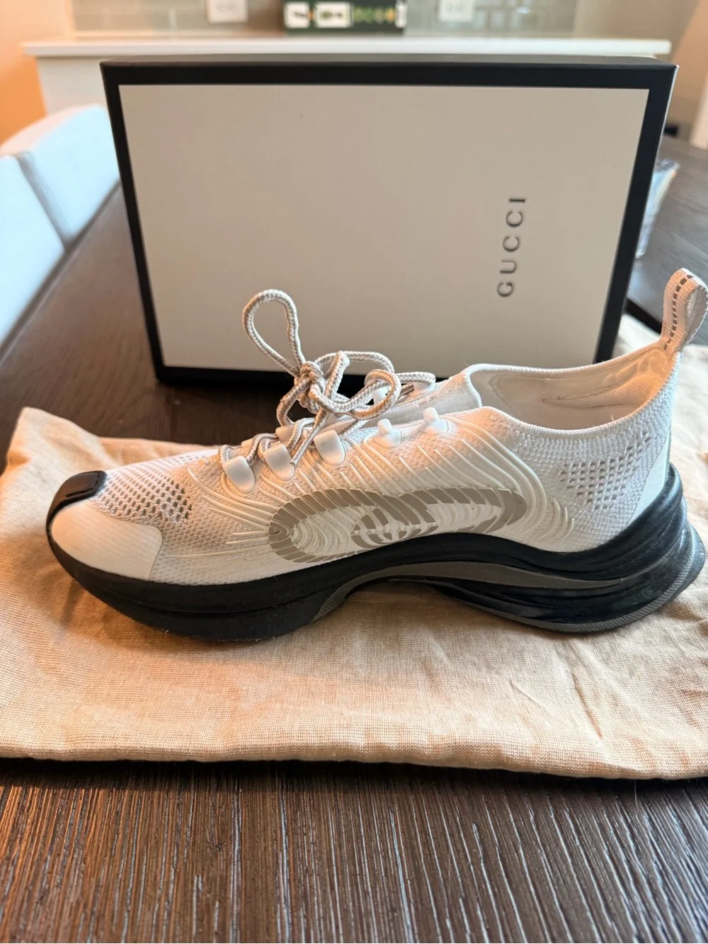 Gucci Run Technical Knit Sneakers White Grey Black Women’s size 9